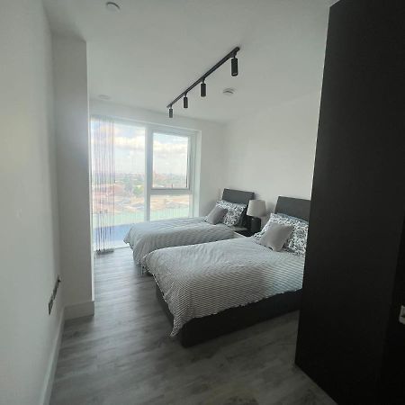 One West Point , Icon Tower Apartment Londra Exterior foto