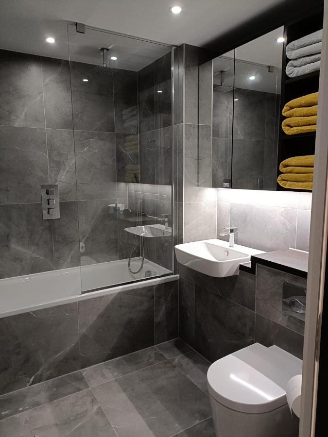 One West Point , Icon Tower Apartment Londra Exterior foto