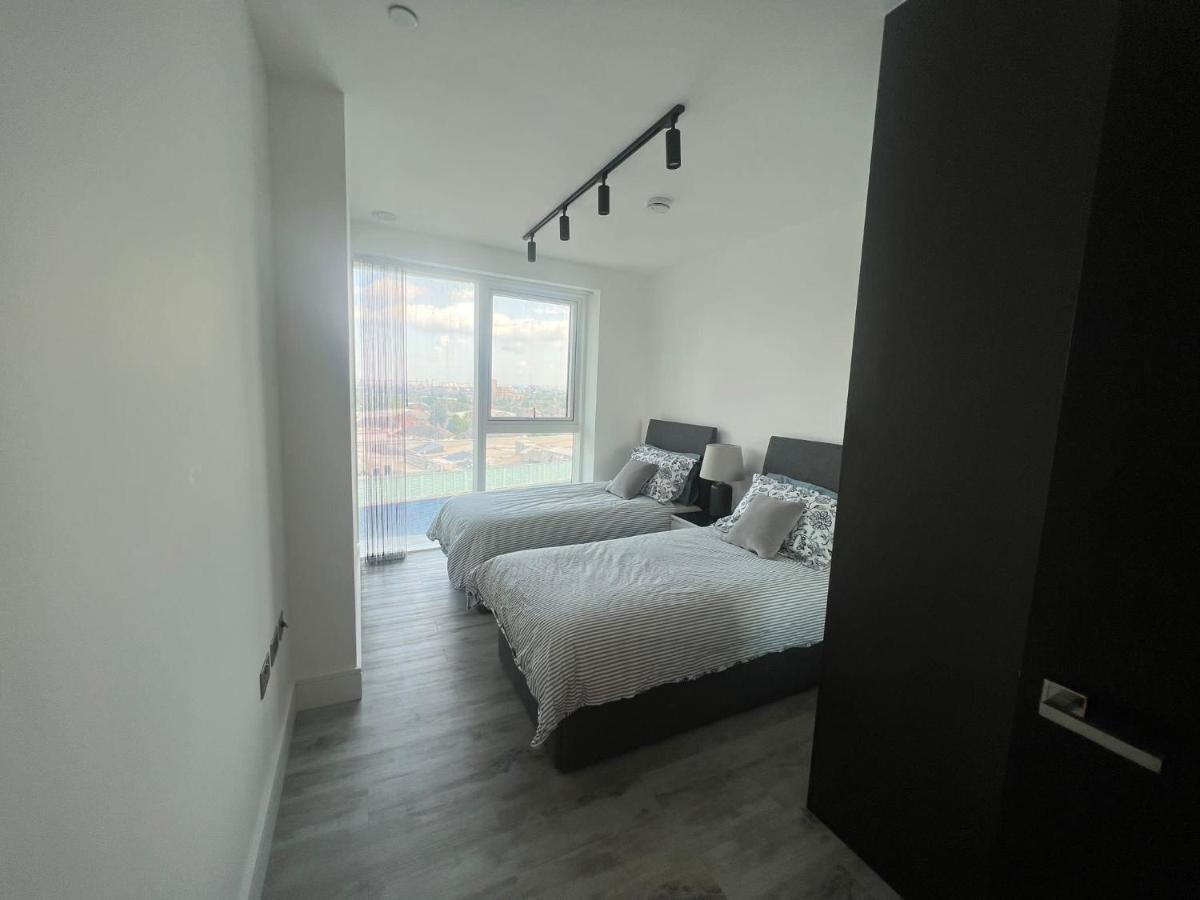One West Point , Icon Tower Apartment Londra Exterior foto